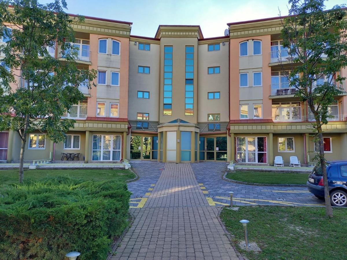 Karos Gold 813 Wellness Apartman ザラカロシュ エクステリア 写真